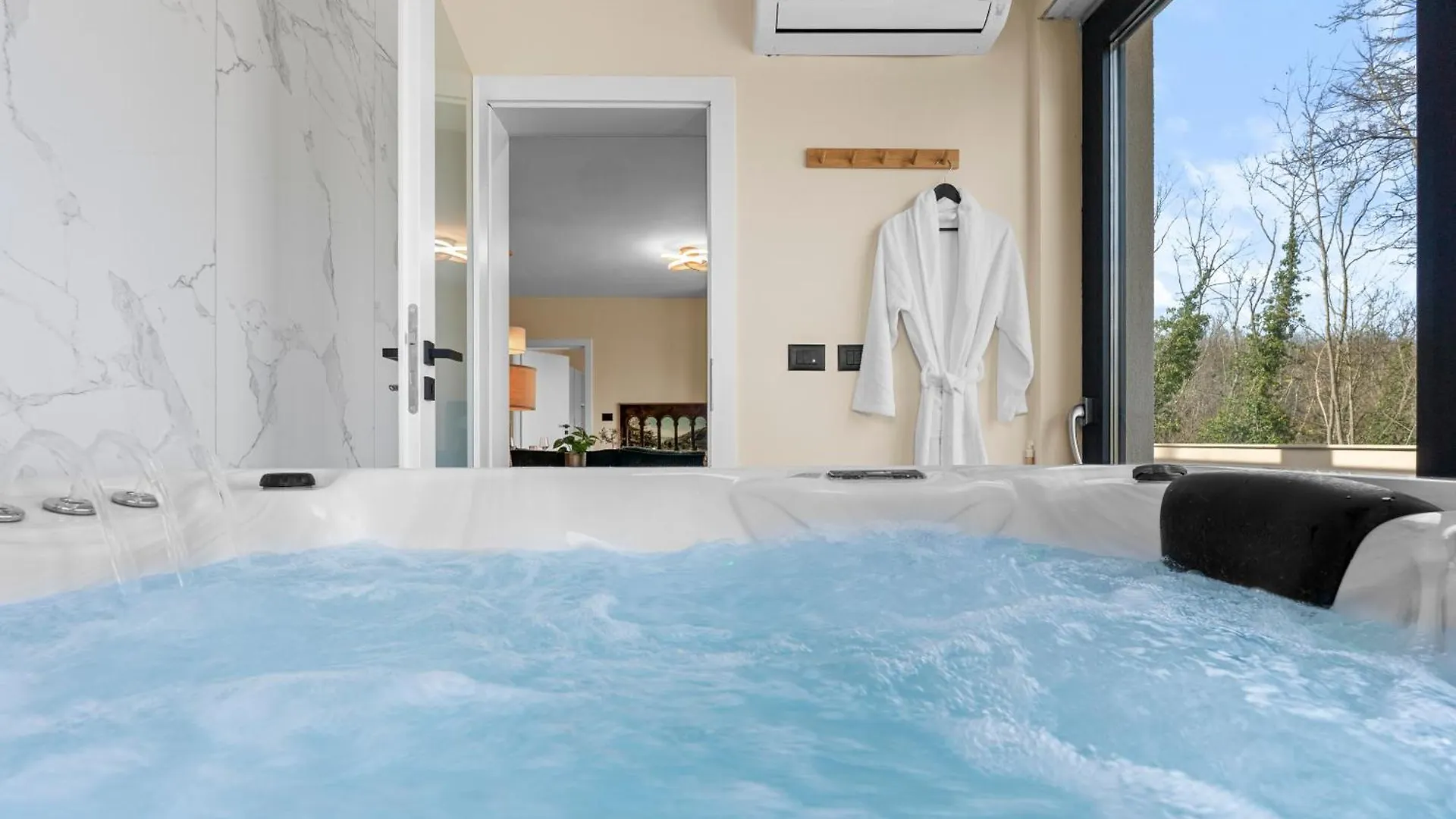 Charming Villa Harmonia With Heated Pool And Indoor Jacuzzi Surrounded By Nature Pićan