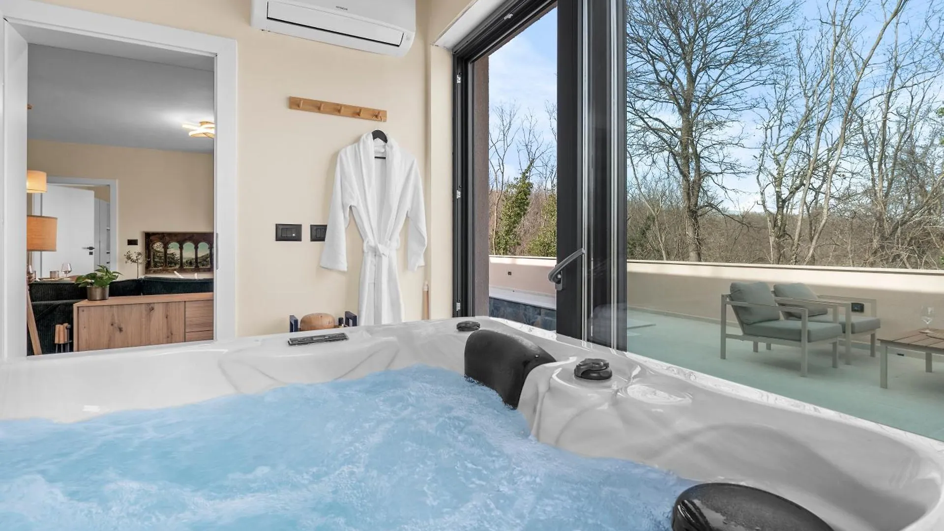Charming Villa Harmonia With Heated Pool And Indoor Jacuzzi Surrounded By Nature Pićan