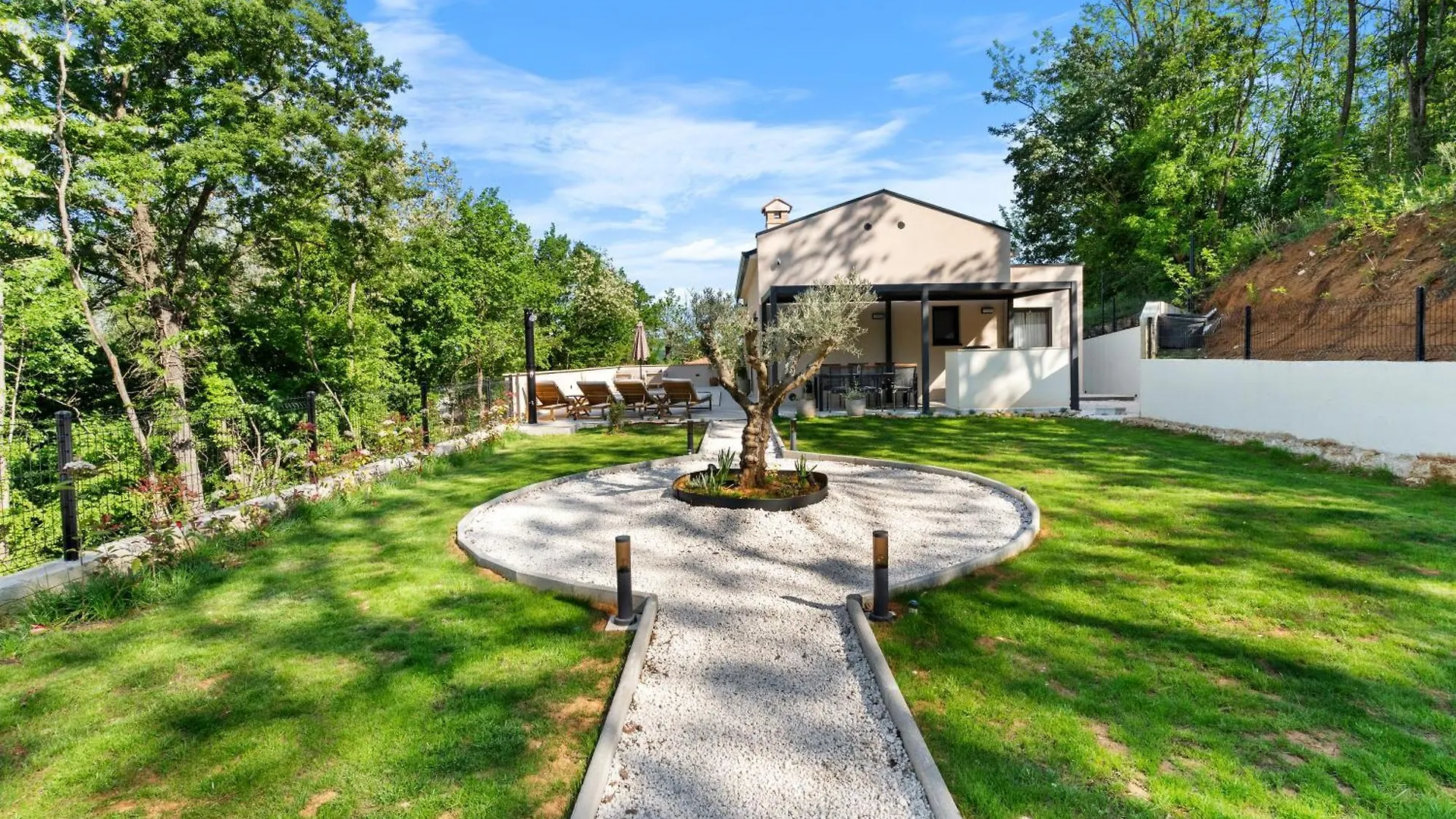 Charming Villa Harmonia With Heated Pool And Indoor Jacuzzi Surrounded By Nature Pićan