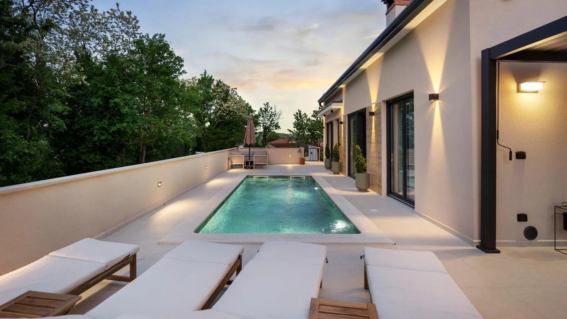 Charming Villa Harmonia With Heated Pool And Indoor Jacuzzi Surrounded By Nature Pićan